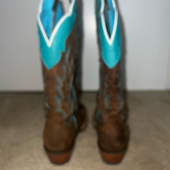 Ariat leather cowboy boots size 7, lightly used - Picture 3 of 6
